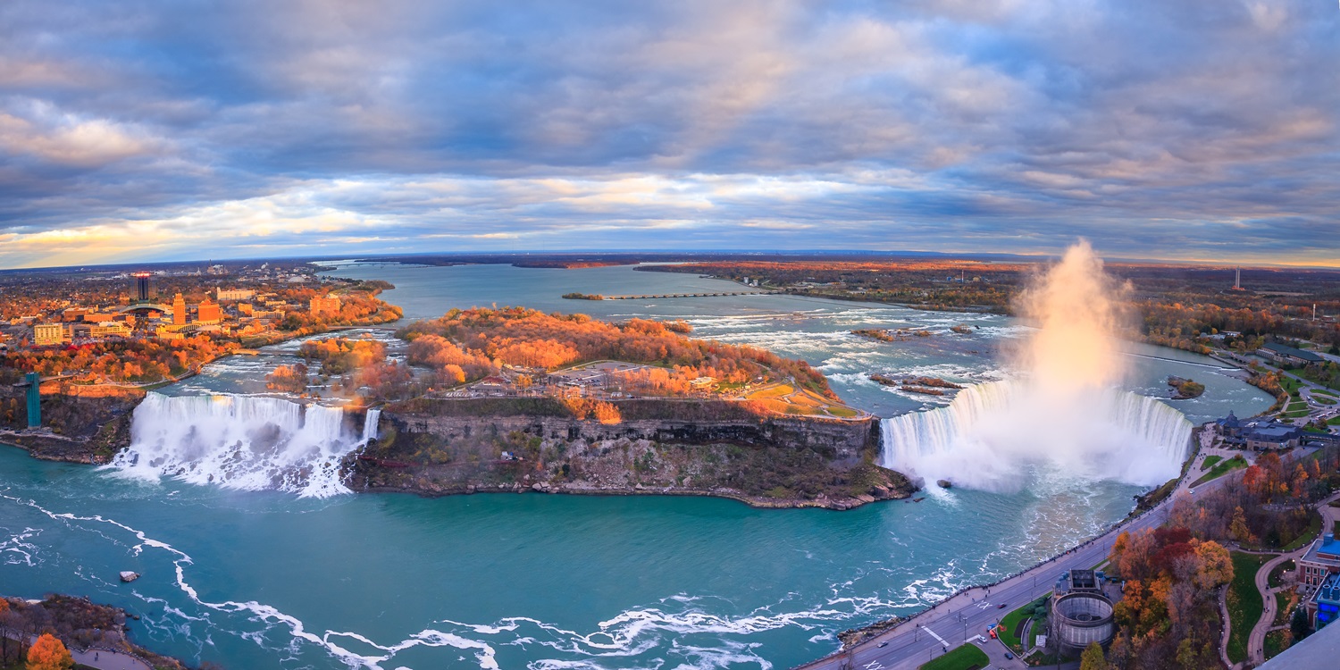 Niagara & Toronto & Thousand Islands Tour from New York