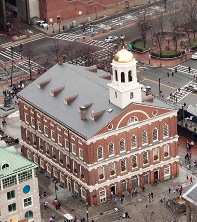 The historic Fanieul Hall in Boston.