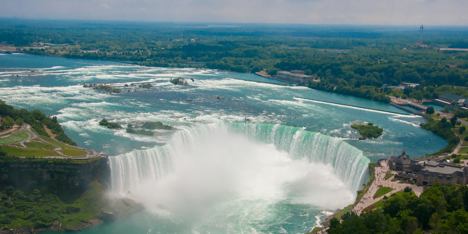 Niagara Falls Cruise from Several US And CA Points of View