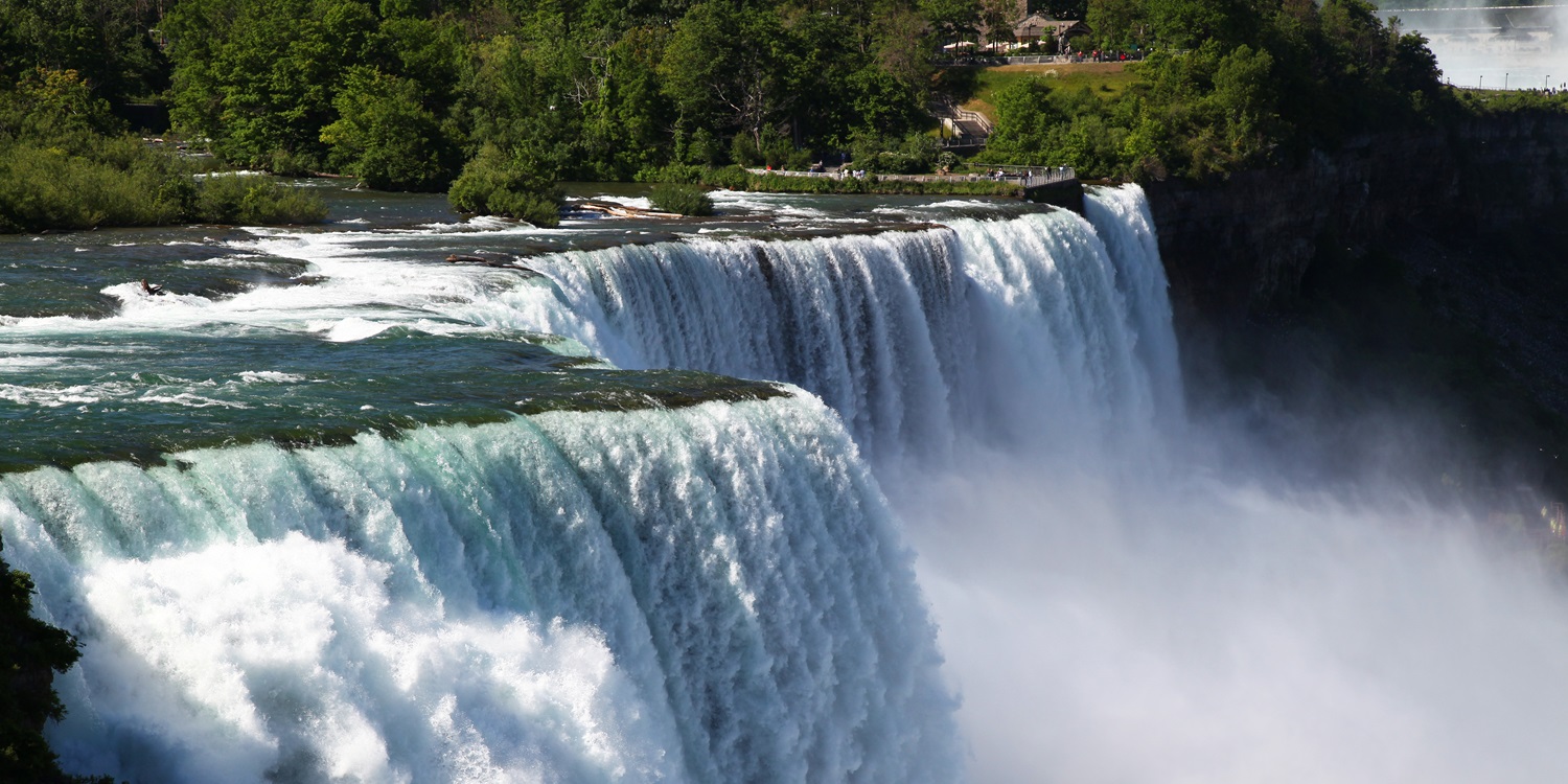 Niagara Falls: A Scientific and Seasonal Exploration