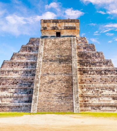 Pyramid of Kukulcan at Chichen Itza in Yucatan Peninsula, Mexico