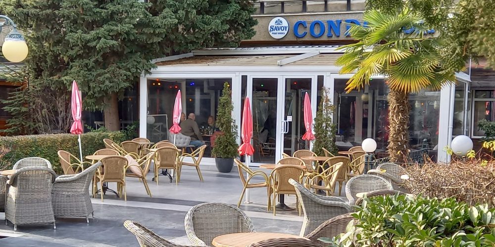 Cafes, snacks, restaurants and supermarkets in Sunny Beach open in winter