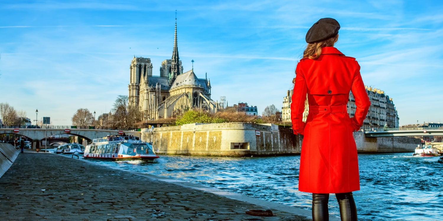 Minimum cost for a stay in Paris, France