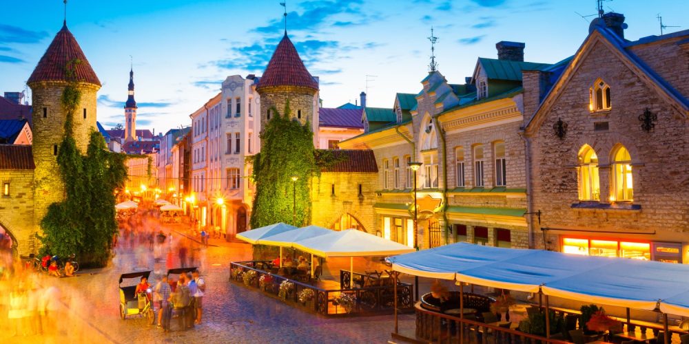 Minimum cost of a stay in Tallinn, Estonia