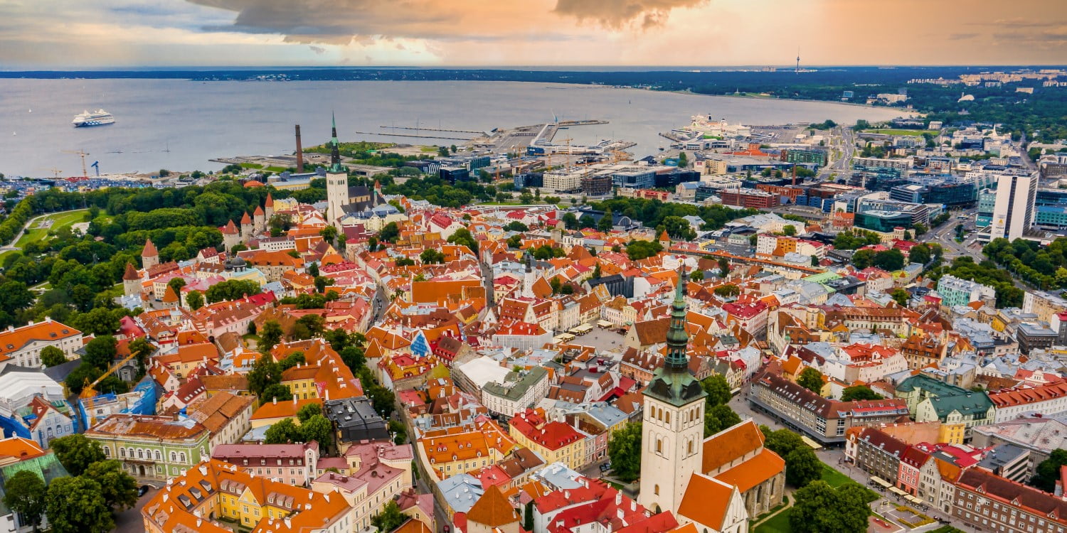 Helicopter daytrip to Tallinn, Estonia, from Helsinki, Sweden, from € 2,475