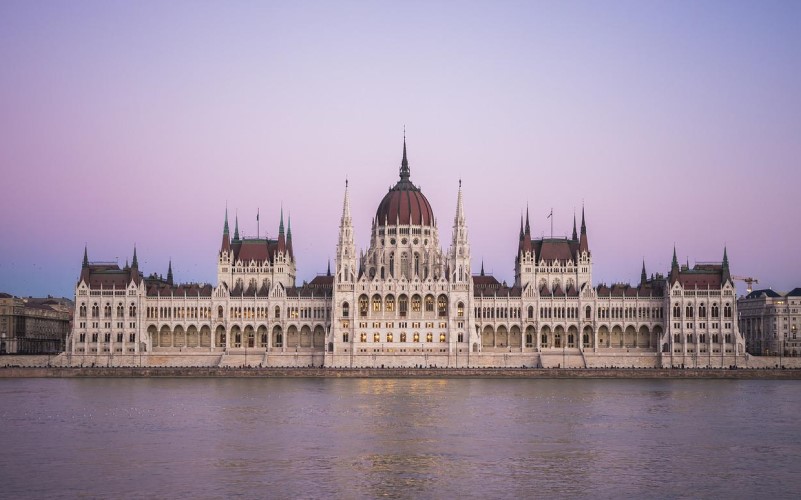Hungary BUDAPEST cheap flights from € 27 (round)
