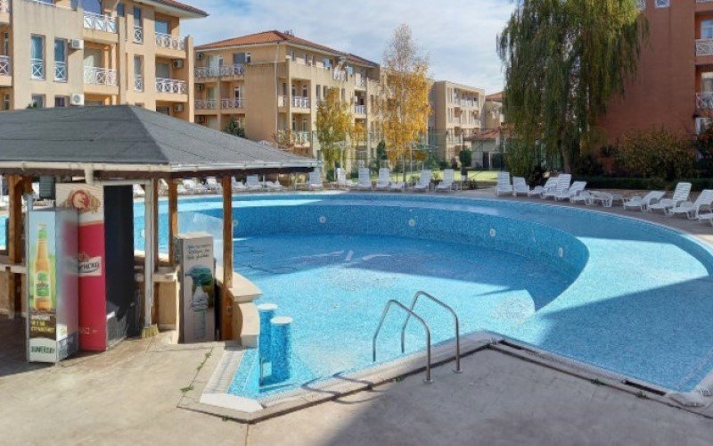 Pool of Sunny Day 6, Tankovo