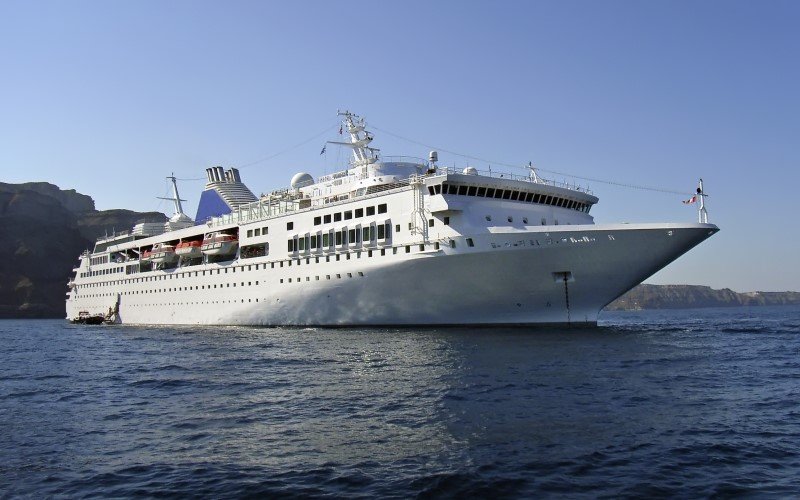 21 exclusive cruises from Athens to several Greek isles